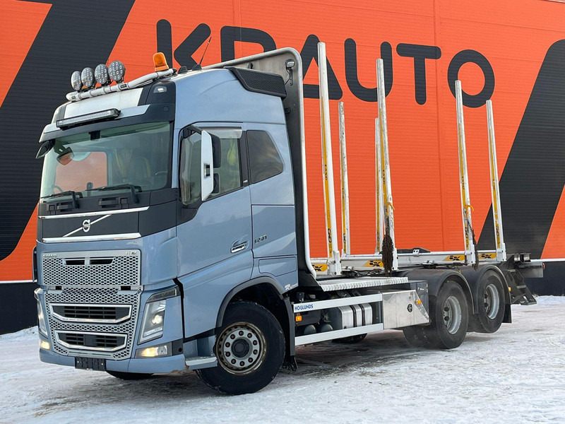 Volvo FH 16 650 6x4 TANDEM AXLE LIFT - Camion trasporto legname, Camion con gru: foto 1 Volvo FH 16 650 6x4 TANDEM AXLE LIFT - Camion trasporto legname, Camion con gru: foto 1