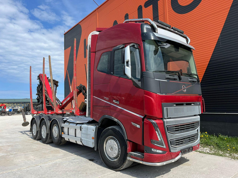 Volvo FH 16 750 8x4/4 DAMAGED ! - Camion trasporto legname, Camion con gru: foto 4 Volvo FH 16 750 8x4/4 DAMAGED ! - Camion trasporto legname, Camion con gru: foto 4