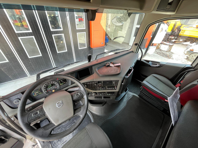 Leasing di Volvo FH 460 6x2*4 FOR SALE AS CHASSIS / CHASSIS L=7400 mm Volvo FH 460 6x2*4 FOR SALE AS CHASSIS / CHASSIS L=7400 mm: foto 18