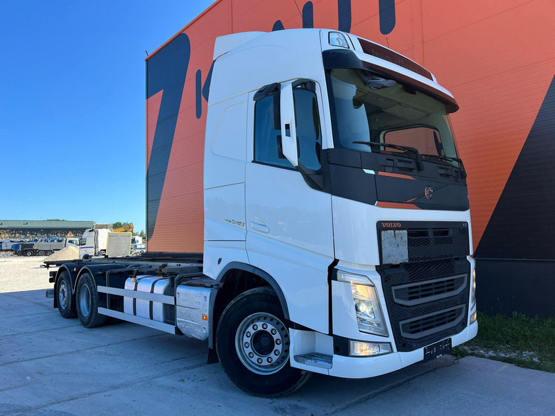 Volvo FH 540 6x2 RETARDER - Autocarro portacontainer/ Caisse interchangeable: foto 3 Volvo FH 540 6x2 RETARDER - Autocarro portacontainer/ Caisse interchangeable: foto 3