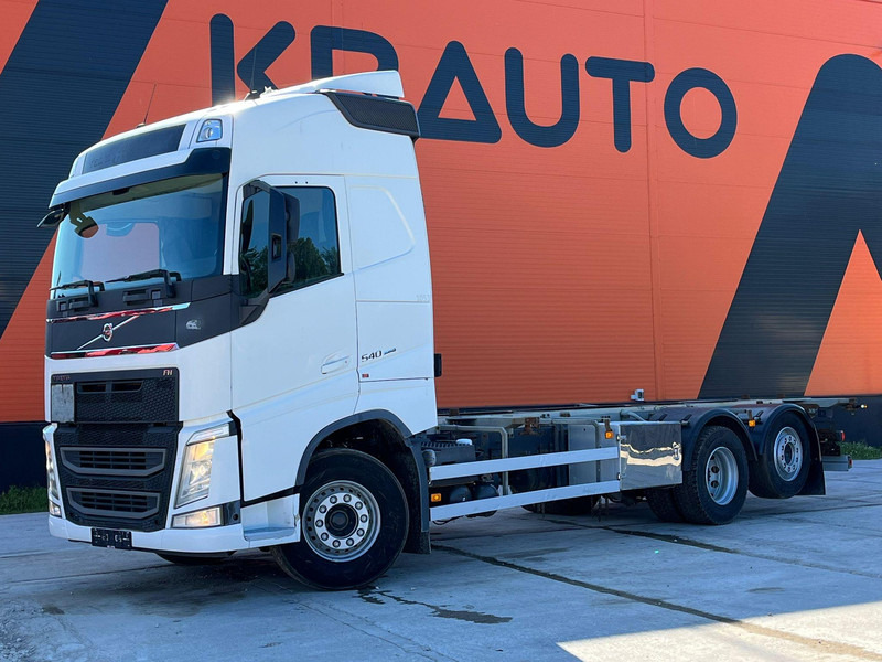 Volvo FH 540 6x2 RETARDER - Autocarro portacontainer/ Caisse interchangeable: foto 1 Volvo FH 540 6x2 RETARDER - Autocarro portacontainer/ Caisse interchangeable: foto 1