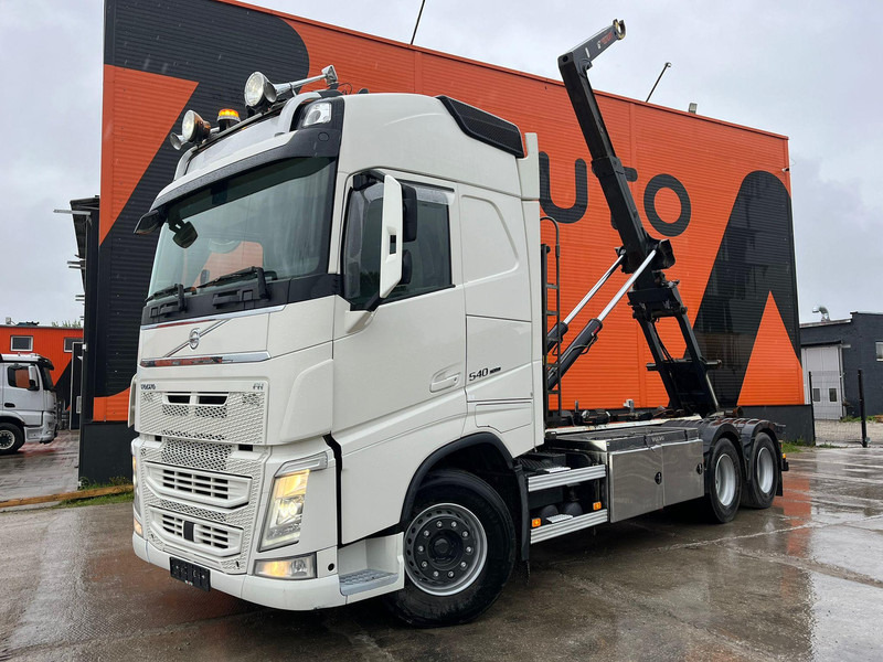 Volvo FH 540 6x4 HIAB 21 ton / L=5600 mm / RETARDER / TANDEM AXLE LIFT - Autocarro scarrabile: foto 2 Volvo FH 540 6x4 HIAB 21 ton / L=5600 mm / RETARDER / TANDEM AXLE LIFT - Autocarro scarrabile: foto 2