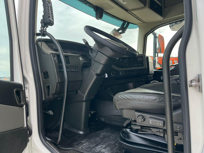 Autocarro scarrabile Volvo FH 540 6x4 PALIFT T 20 ton / L=5600 mm / RETARDER / TANDEM AXLE LIFT: foto 15 Autocarro scarrabile Volvo FH 540 6x4 PALIFT T 20 ton / L=5600 mm / RETARDER / TANDEM AXLE LIFT: foto 15