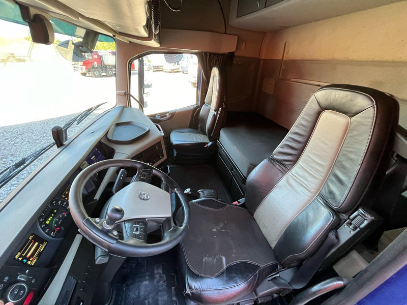 Autocarro telaio Volvo FH 540 8x4/4 FOR SALE AS CHASSIS !: foto 18