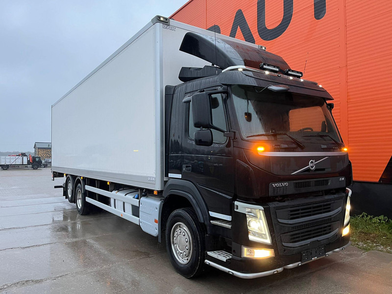Volvo FM 420 6x2 ADBLUE PROGRAMMED OFF / BOX HEATING / BOX L=9977 mm - Autocarro furgonato: foto 3 Volvo FM 420 6x2 ADBLUE PROGRAMMED OFF / BOX HEATING / BOX L=9977 mm - Autocarro furgonato: foto 3
