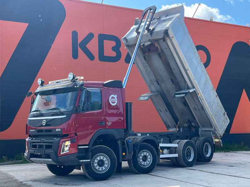 Volvo FMX 540 8x4 RETARDER / TANDEM AXLE LIFT / BIG AXLES - Autocarro ribaltabile: foto 2 Volvo FMX 540 8x4 RETARDER / TANDEM AXLE LIFT / BIG AXLES - Autocarro ribaltabile: foto 2