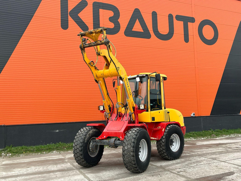 Volvo L 30 B-Z/X 4x4 AC / QUICK COUPLER - Pala gommata: foto 1 Volvo L 30 B-Z/X 4x4 AC / QUICK COUPLER - Pala gommata: foto 1