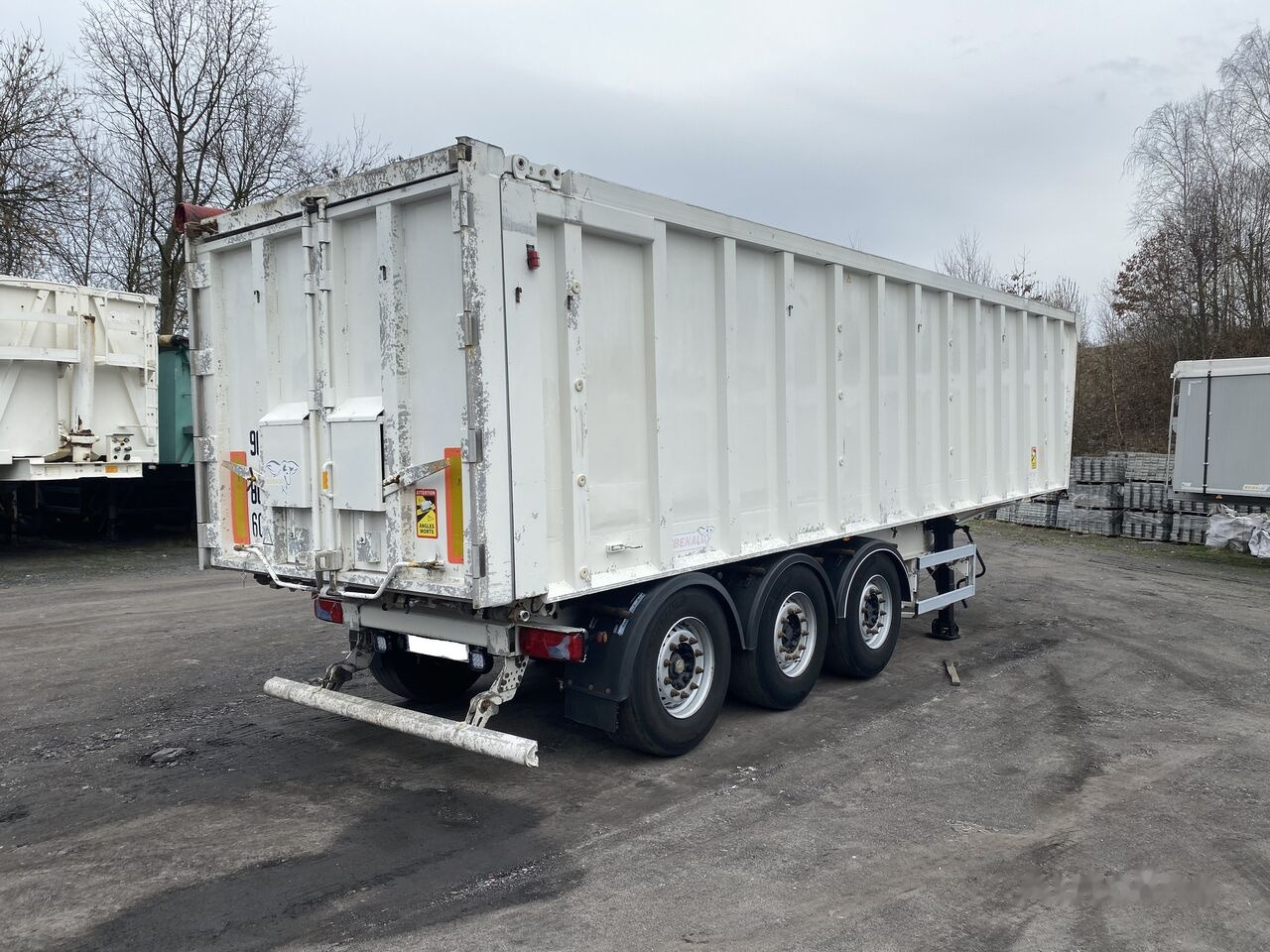 Benalu - Semirimorchio ribaltabile: foto 3 Benalu - Semirimorchio ribaltabile: foto 3