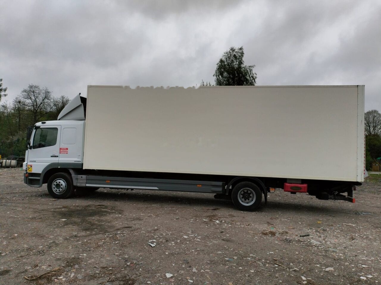 Mercedes-Benz ATEGO 1329 - Autocarro cella isotermica: foto 5 Mercedes-Benz ATEGO 1329 - Autocarro cella isotermica: foto 5