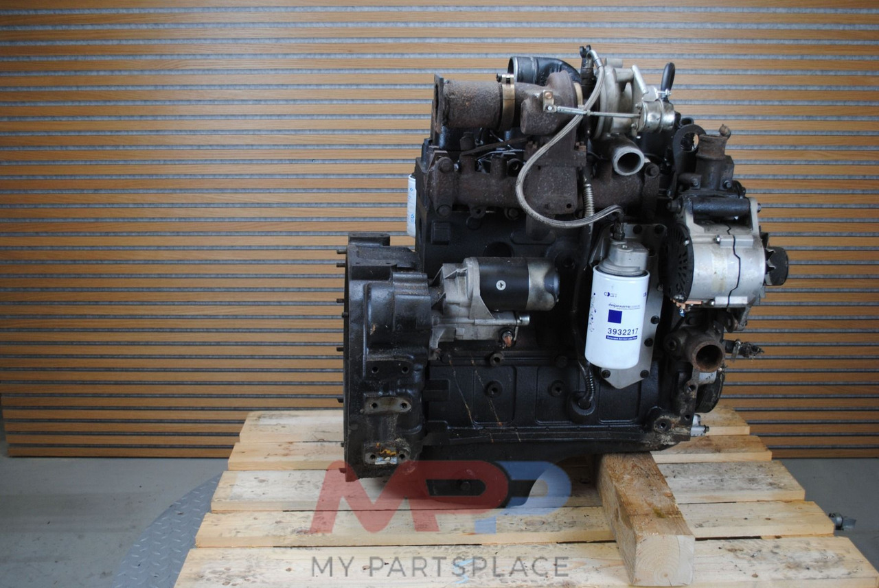 Komatsu 4D102 - Motore: foto 4 Komatsu 4D102 - Motore: foto 4