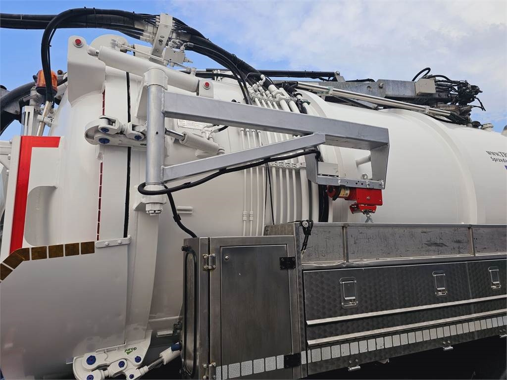 Autospurgo MAN JUROP VJC9 / 5 2010 WUKO for collecting liquid was: foto 18 Autospurgo MAN JUROP VJC9 / 5 2010 WUKO for collecting liquid was: foto 18