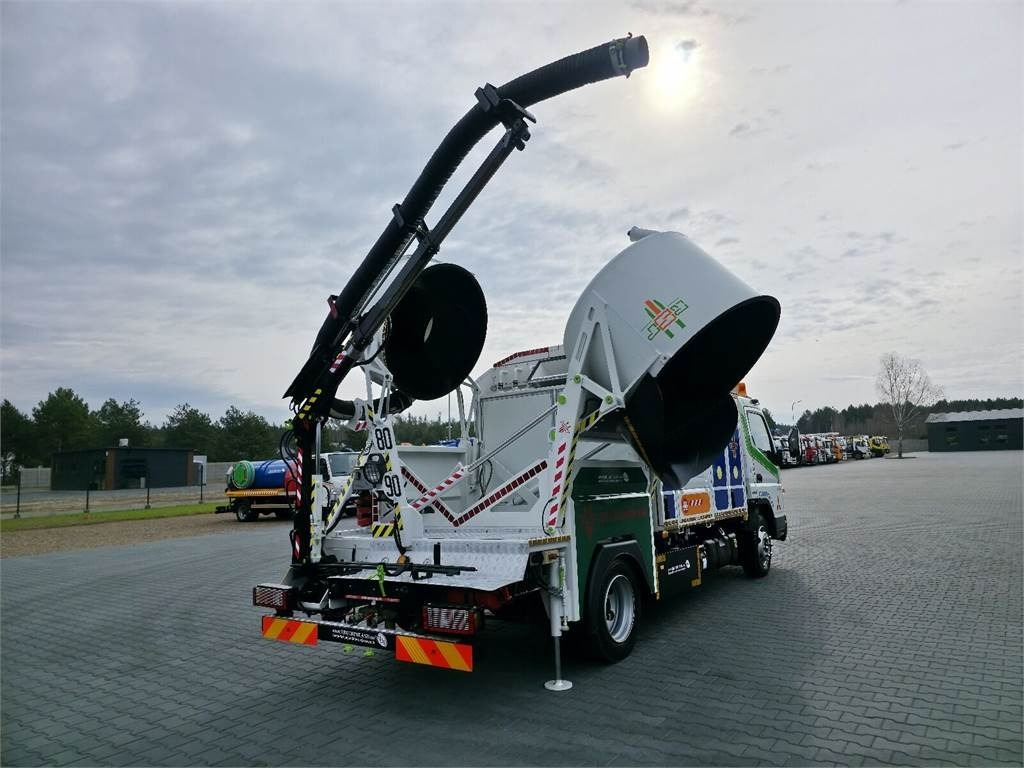 Mitsubishi CANTER odkurzacz koparka ssąca Saugbagger CITY SAU - Escavatore: foto 1 Mitsubishi CANTER odkurzacz koparka ssąca Saugbagger CITY SAU - Escavatore: foto 1