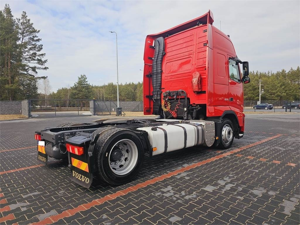 Volvo FH13 XXL NEW TIRES MANUAL 420 EURO 5 2011 - Trattore stradale: foto 5 Volvo FH13 XXL NEW TIRES MANUAL 420 EURO 5 2011 - Trattore stradale: foto 5