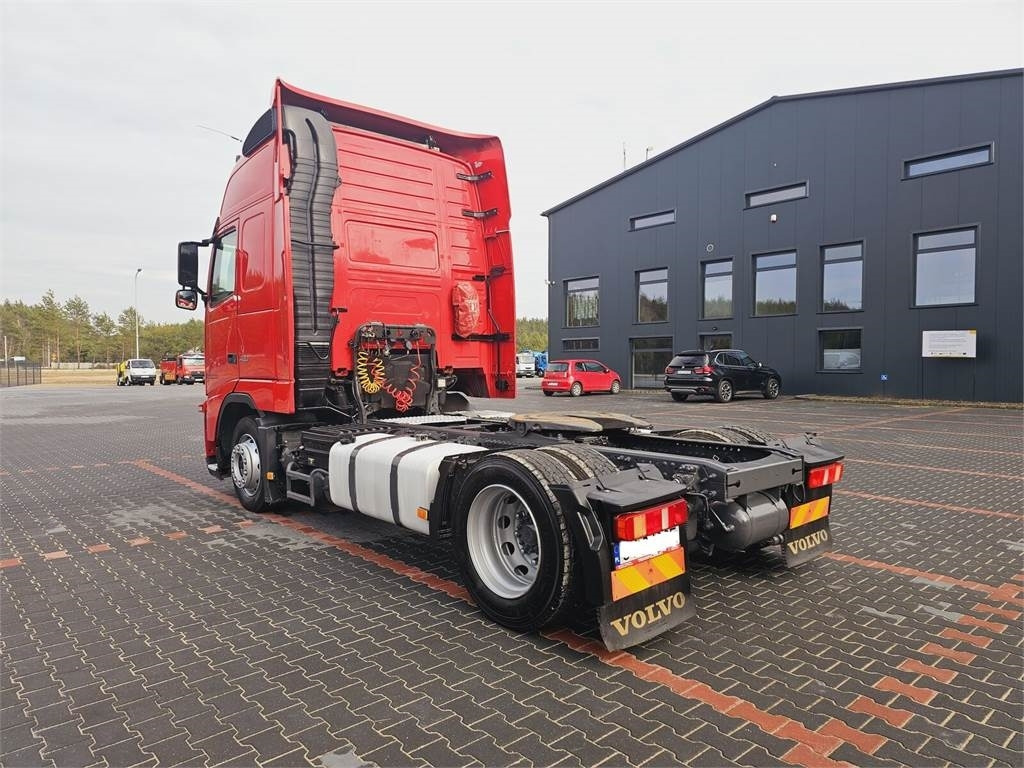 Volvo FH13 XXL NEW TIRES MANUAL 420 EURO 5 2011 - Trattore stradale: foto 4 Volvo FH13 XXL NEW TIRES MANUAL 420 EURO 5 2011 - Trattore stradale: foto 4