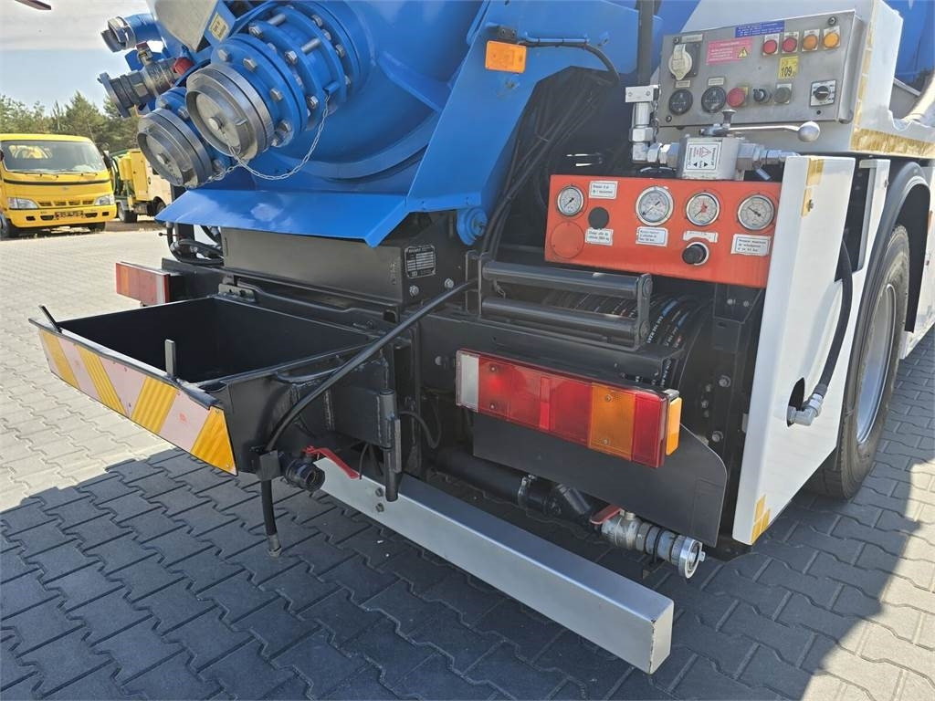 Leasing di Renault WUKO RIVARD for collecting liquid waste Renault WUKO RIVARD for collecting liquid waste: foto 18 Leasing di Renault WUKO RIVARD for collecting liquid waste Renault WUKO RIVARD for collecting liquid waste: foto 18