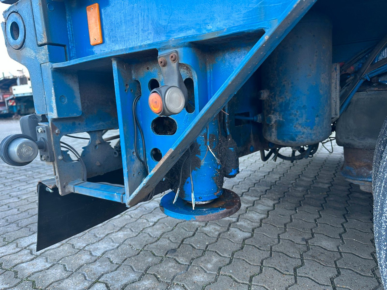 Goldhofer 4 achs tieflader / rampen / 4 x zwangsgelenkt - Semirimorchio pianale ribassato: foto 3 Goldhofer 4 achs tieflader / rampen / 4 x zwangsgelenkt - Semirimorchio pianale ribassato: foto 3