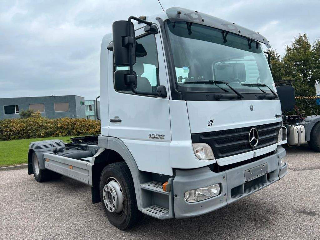 Mercedes-Benz Atego 1328 LS 4x2 + Diagnose Auflieger Mercedes-Benz Atego 1328 LS 4x2 + Diagnose Auflieger - Trattore stradale: foto 4 Mercedes-Benz Atego 1328 LS 4x2 + Diagnose Auflieger Mercedes-Benz Atego 1328 LS 4x2 + Diagnose Auflieger - Trattore stradale: foto 4