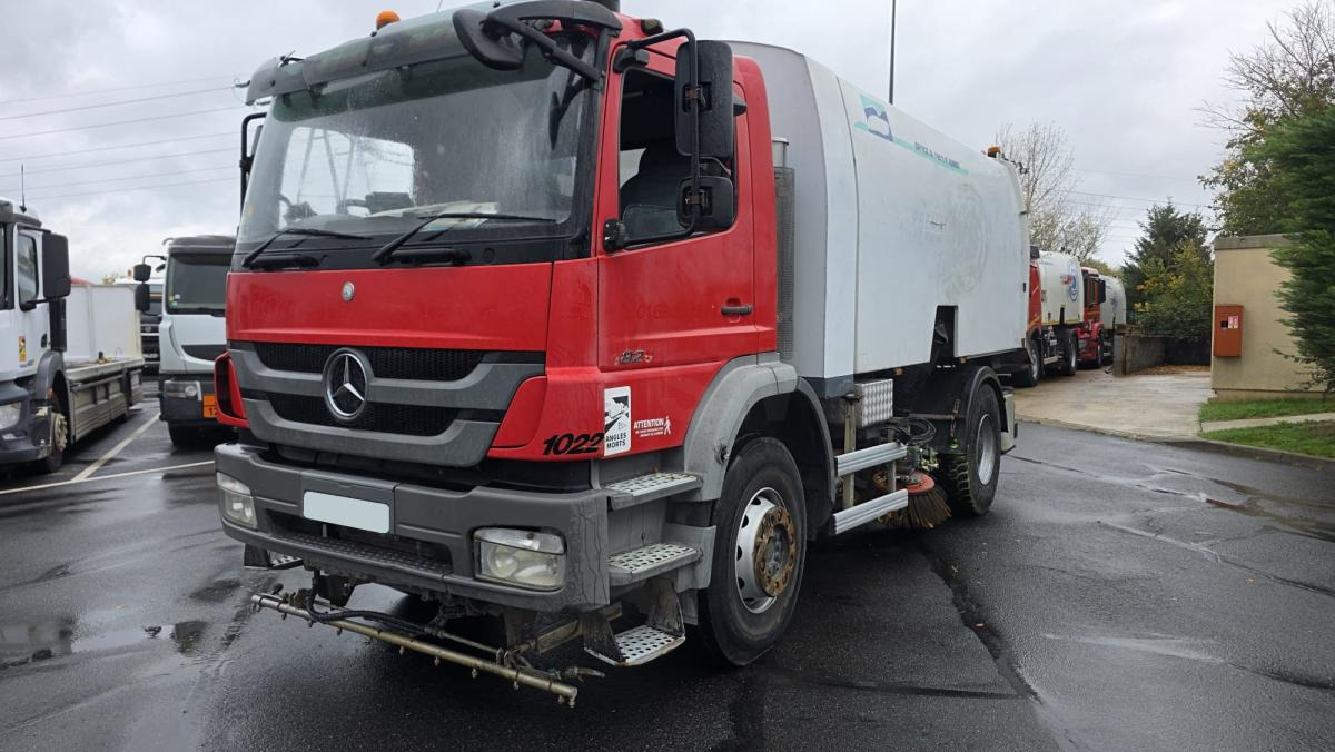 Mercedes Axor 1829 KO - Spazzatrice stradale: foto 1 Mercedes Axor 1829 KO - Spazzatrice stradale: foto 1