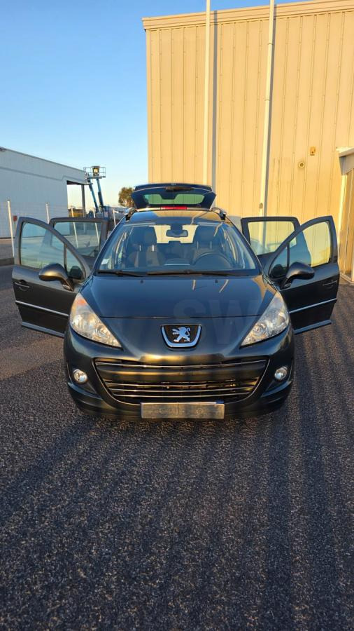 Station wagon Peugeot 207 SW: foto 15