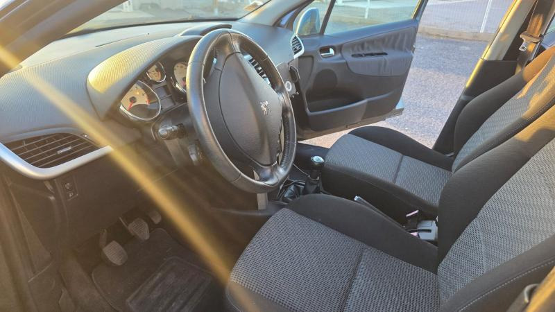Station wagon Peugeot 207 SW: foto 7