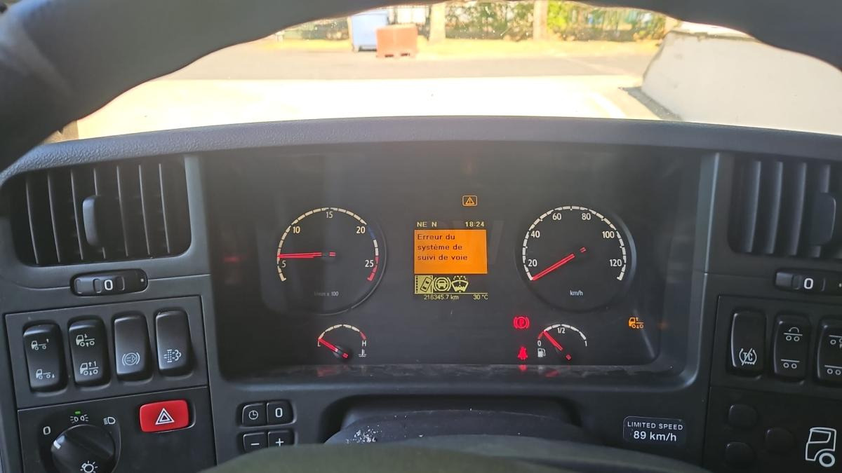 Scania P 320 - Autocarro frigorifero: foto 4 Scania P 320 - Autocarro frigorifero: foto 4