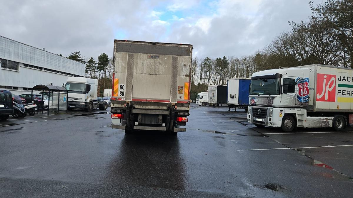 Scania P 370 - Autocarro frigorifero: foto 4 Scania P 370 - Autocarro frigorifero: foto 4