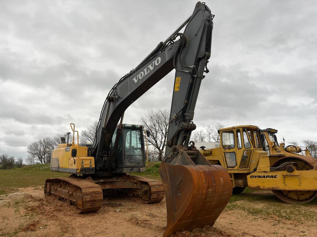 Volvo EC220DL - Escavatore cingolato: foto 1 Volvo EC220DL - Escavatore cingolato: foto 1