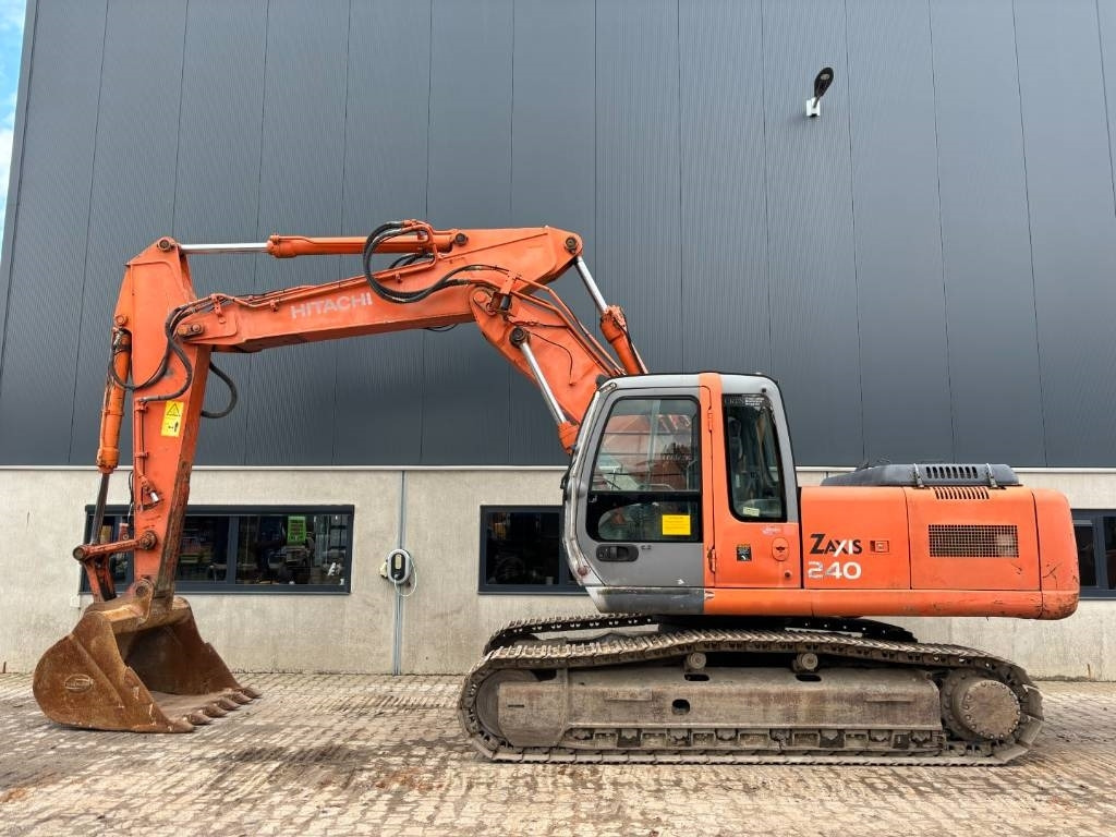 Hitachi ZX210 -- 6 cylinder isuzu -- manual engine! - Escavatore cingolato: foto 2 Hitachi ZX210 -- 6 cylinder isuzu -- manual engine! - Escavatore cingolato: foto 2