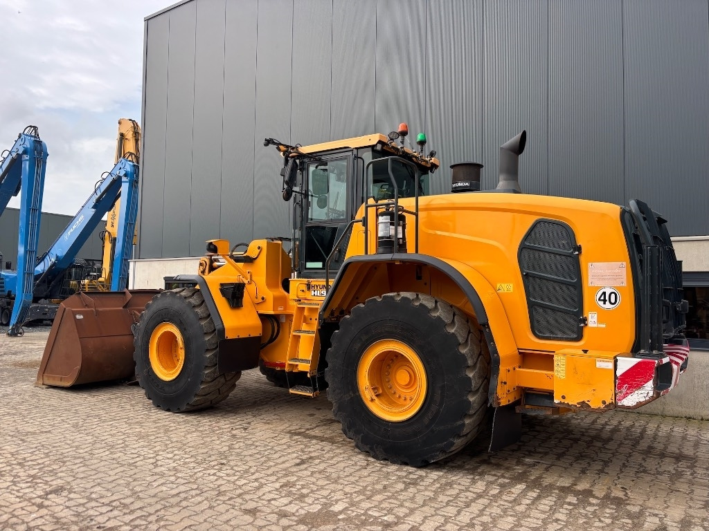 Hyundai HL 970 - HL970 - HL 975  - Pala gommata: foto 3 Hyundai HL 970 - HL970 - HL 975  - Pala gommata: foto 3