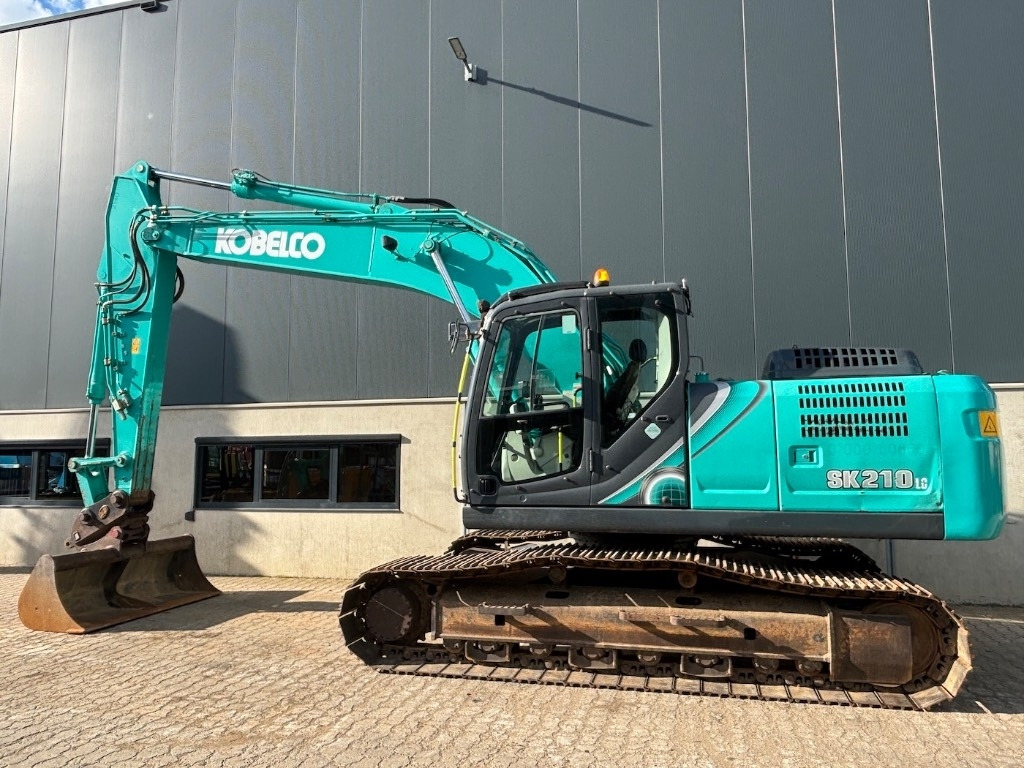 Kobelco SK 210 LC-10 - SK210 - SK210LC-10 - Escavatore cingolato: foto 2 Kobelco SK 210 LC-10 - SK210 - SK210LC-10 - Escavatore cingolato: foto 2