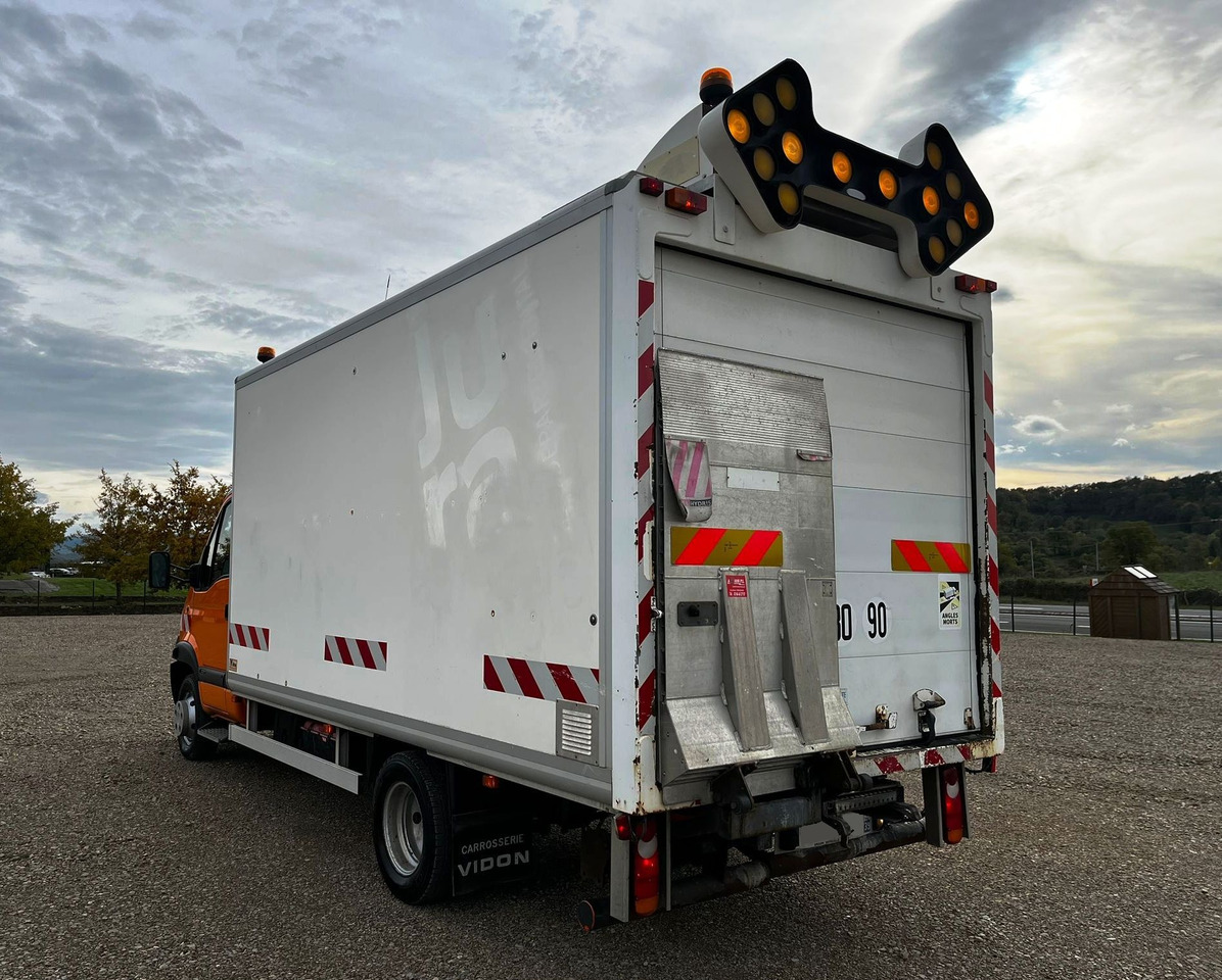 RENAULT Mascott DCI 160 CAISSE + HAYON - Autocarro furgonato: foto 3 RENAULT Mascott DCI 160 CAISSE + HAYON - Autocarro furgonato: foto 3
