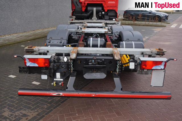 MAN TGX 26.510 6x2-2 LL CH / BDF - Autocarro portacontainer/ Caisse interchangeable: foto 2 MAN TGX 26.510 6x2-2 LL CH / BDF - Autocarro portacontainer/ Caisse interchangeable: foto 2