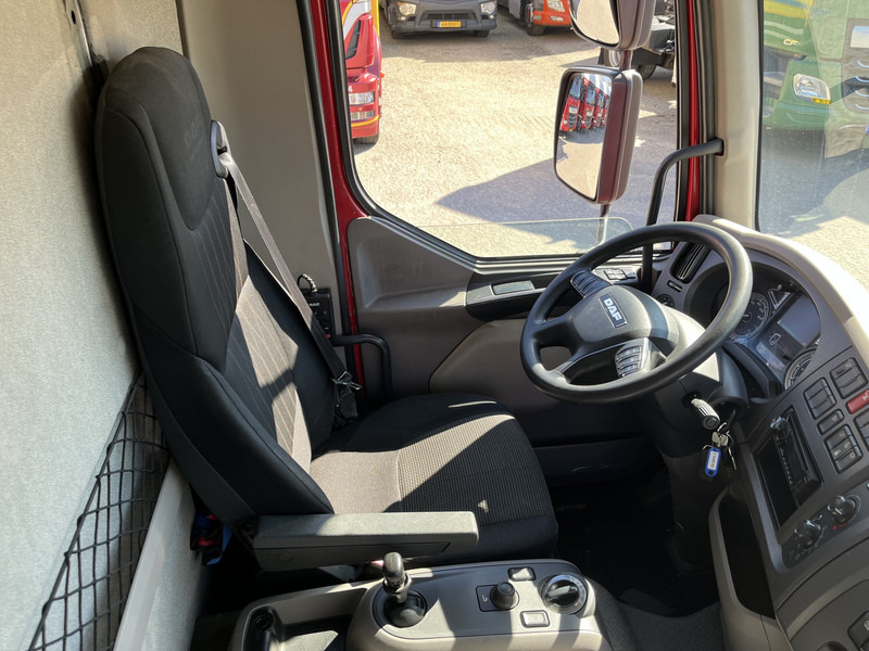 DAF LF 210 FA / 12 Ton / 339 dkm / Box / Loadlift / NL Truck - Autocarro furgonato: foto 3 DAF LF 210 FA / 12 Ton / 339 dkm / Box / Loadlift / NL Truck - Autocarro furgonato: foto 3