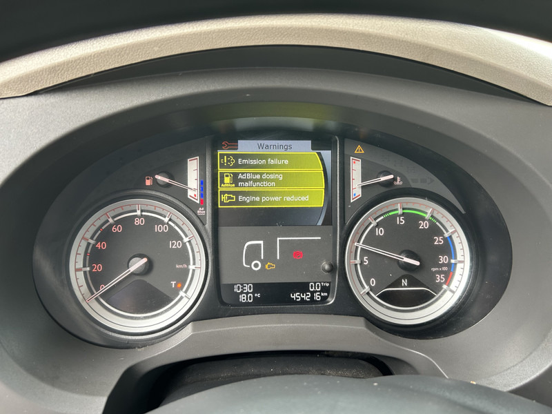 DAF LF 210 FA / 12 Ton / 454 dkm / Pritsch-Plane / LBW / NL Truck - Camion centinato: foto 4 DAF LF 210 FA / 12 Ton / 454 dkm / Pritsch-Plane / LBW / NL Truck - Camion centinato: foto 4