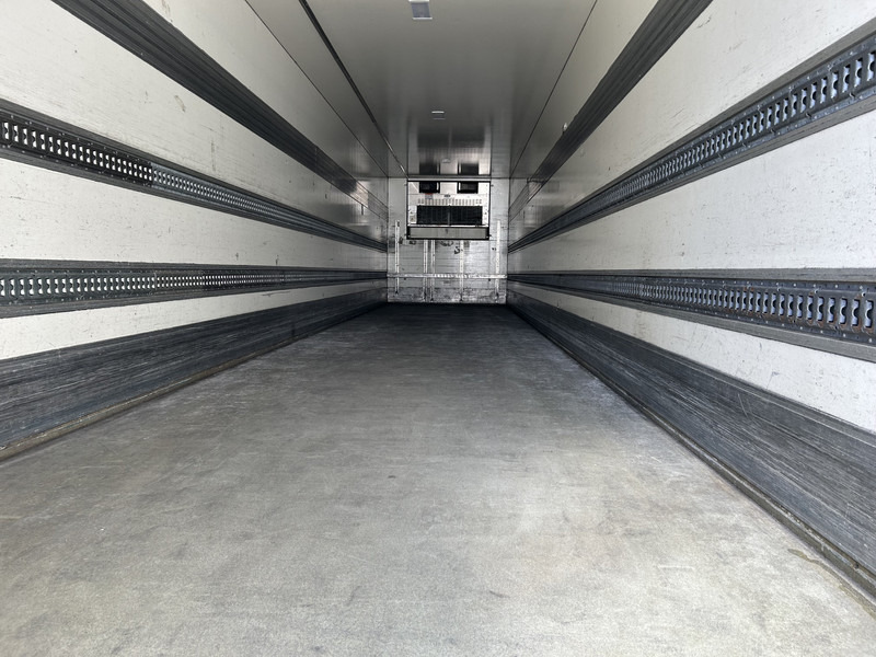 H.T.F. HZO 39 / Carrier Vector 1800 Frigo / Loadlift 2500 kg / APK TUV 01-26 - Semirimorchio frigorifero: foto 3 H.T.F. HZO 39 / Carrier Vector 1800 Frigo / Loadlift 2500 kg / APK TUV 01-26 - Semirimorchio frigorifero: foto 3