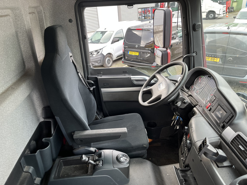 MAN TGM 18.250 / 18 Ton / 560 dkm / New Tacho V2 / Box / Loadlift / APK TUV 12-25 - Autocarro furgonato: foto 3 MAN TGM 18.250 / 18 Ton / 560 dkm / New Tacho V2 / Box / Loadlift / APK TUV 12-25 - Autocarro furgonato: foto 3