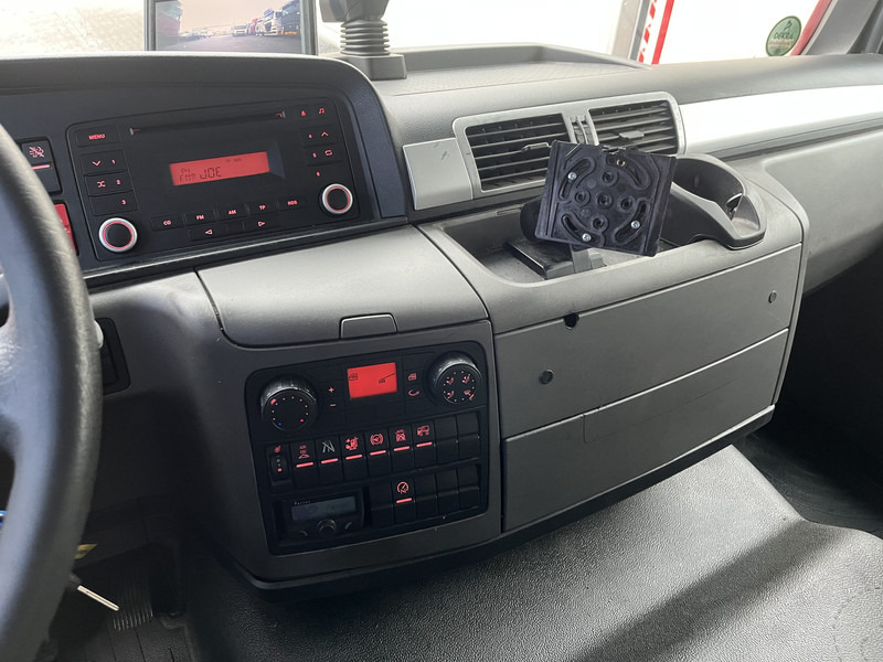 MAN TGM 18.250 Euro 6 / 18 Ton / 639 dkm / Box / Loadlift / APK TUV 12-25 - Autocarro furgonato: foto 5 MAN TGM 18.250 Euro 6 / 18 Ton / 639 dkm / Box / Loadlift / APK TUV 12-25 - Autocarro furgonato: foto 5