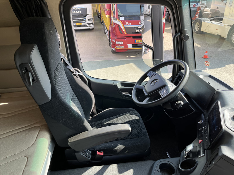 Mercedes-Benz Actros 2124 / 2023 / 18 Ton / 76 dkm / Box / Laadklep - Autocarro furgonato: foto 3 Mercedes-Benz Actros 2124 / 2023 / 18 Ton / 76 dkm / Box / Laadklep - Autocarro furgonato: foto 3