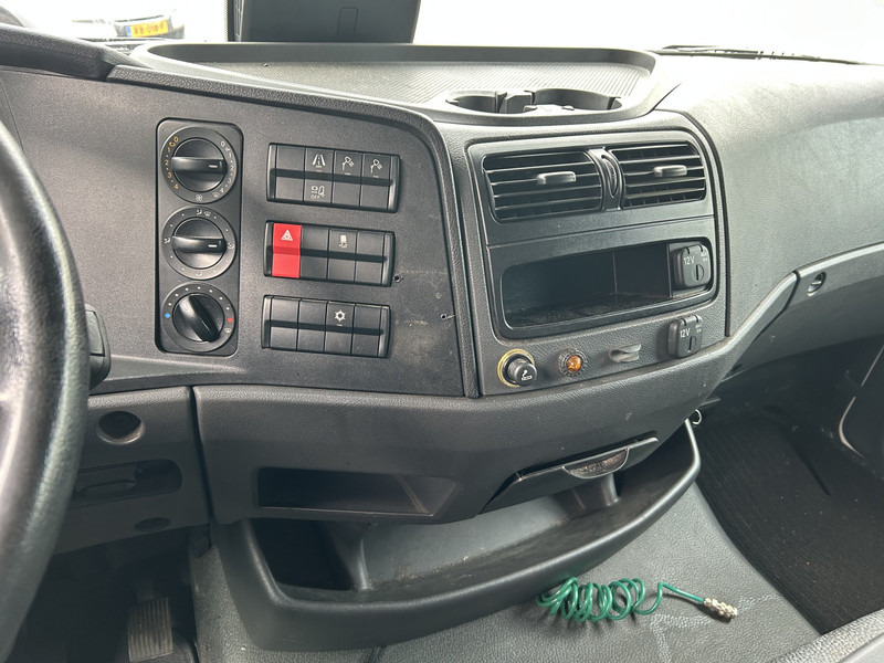 Mercedes-Benz Atego 1018 / 594 dkm / Box 6.3 mtr / Loadlift / APK TUV 04-26 - Autocarro furgonato: foto 5 Mercedes-Benz Atego 1018 / 594 dkm / Box 6.3 mtr / Loadlift / APK TUV 04-26 - Autocarro furgonato: foto 5