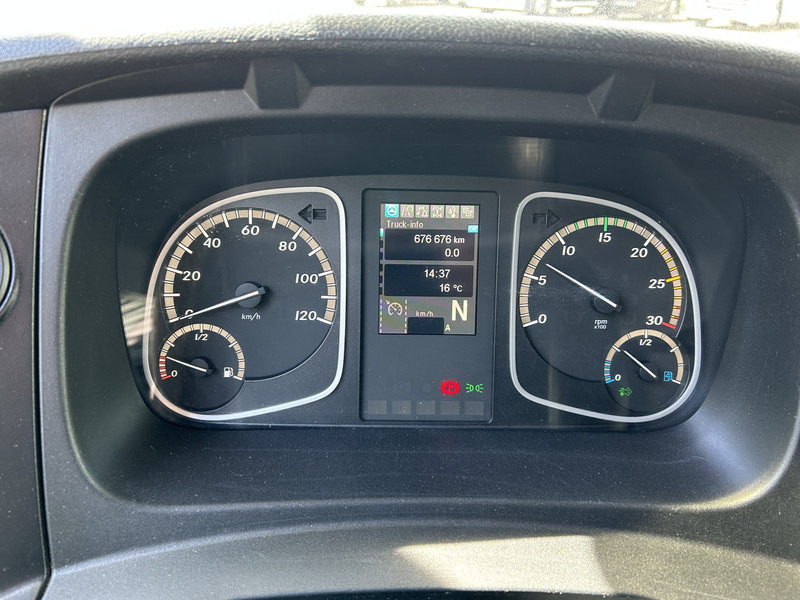 Mercedes-Benz Atego 818 / 8 Ton / 676 dkm / Box / Laadklep / APK TUV 03-26 - Autocarro furgonato: foto 4 Mercedes-Benz Atego 818 / 8 Ton / 676 dkm / Box / Laadklep / APK TUV 03-26 - Autocarro furgonato: foto 4