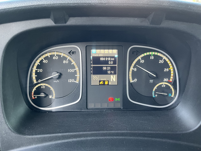 Mercedes-Benz Atego 818 / 8 Ton / 694 dkm / Box / Loadlift / APK TUV 07-25 - Autocarro furgonato: foto 4 Mercedes-Benz Atego 818 / 8 Ton / 694 dkm / Box / Loadlift / APK TUV 07-25 - Autocarro furgonato: foto 4