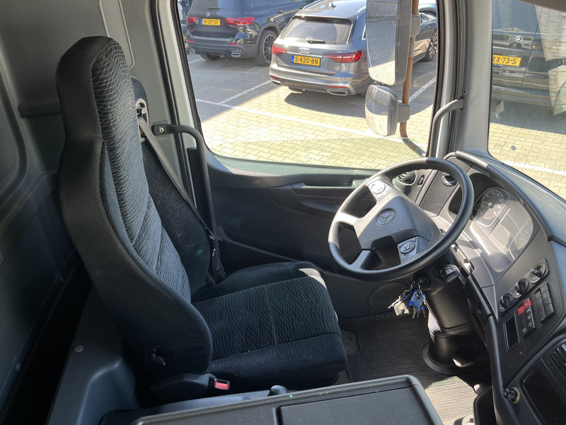 Mercedes-Benz Atego 818 / 8 Ton / 719 dkm / Box / Loadlift / APK TUV 07-25 - Autocarro furgonato: foto 3 Mercedes-Benz Atego 818 / 8 Ton / 719 dkm / Box / Loadlift / APK TUV 07-25 - Autocarro furgonato: foto 3