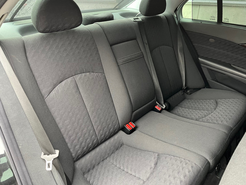 Mercedes-Benz E-Klasse / Limousine / 240 Avantgarde / 4-Matic / 8-pers / APK/TUV 09-2026 / - Berlina: foto 4 Mercedes-Benz E-Klasse / Limousine / 240 Avantgarde / 4-Matic / 8-pers / APK/TUV 09-2026 / - Berlina: foto 4