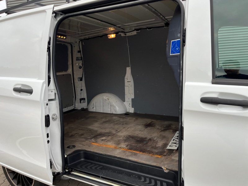 Mercedes-Benz Vito 111 CDI Lang / Business Professional Plus / / Imperial / Towbar - Furgoncino: foto 4 Mercedes-Benz Vito 111 CDI Lang / Business Professional Plus / / Imperial / Towbar - Furgoncino: foto 4