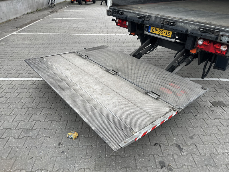 Schmitz Cargobull SCB S2 / Box Trailer / 2 axle / Loadlift / APK TUV 04-26 - Semirimorchio furgonato: foto 5 Schmitz Cargobull SCB S2 / Box Trailer / 2 axle / Loadlift / APK TUV 04-26 - Semirimorchio furgonato: foto 5
