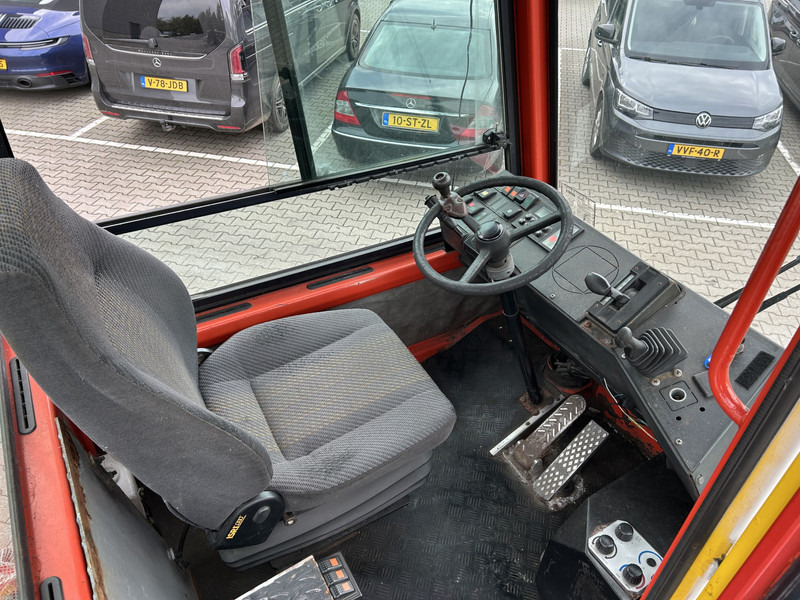 Terberg YT 180 / BDF Umsetzer / Wechselhubwagen / Terminal Truck - Autocarro portacontainer/ Caisse interchangeable: foto 3 Terberg YT 180 / BDF Umsetzer / Wechselhubwagen / Terminal Truck - Autocarro portacontainer/ Caisse interchangeable: foto 3