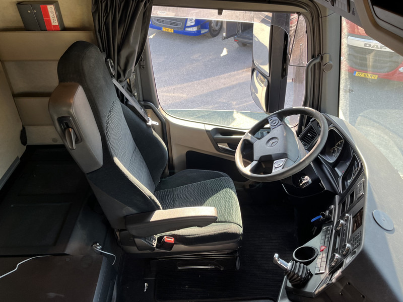 Mercedes-Benz Actros 1842 Streamspace / 863 dkm / 2 Tanks / NL Truck / 10x in stock - Trattore stradale: foto 3 Mercedes-Benz Actros 1842 Streamspace / 863 dkm / 2 Tanks / NL Truck / 10x in stock - Trattore stradale: foto 3