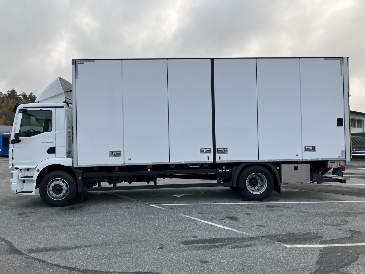 TGM 18.290 4×2 LL 18-ppl ÖBS - Autocarro furgonato: foto 5 TGM 18.290 4×2 LL 18-ppl ÖBS - Autocarro furgonato: foto 5