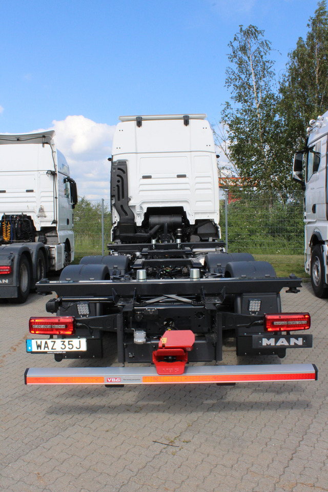 Växelflak MAN TGX 26.520 6X2-4 LL - Autocarro portacontainer/ Caisse interchangeable: foto 2 Växelflak MAN TGX 26.520 6X2-4 LL - Autocarro portacontainer/ Caisse interchangeable: foto 2