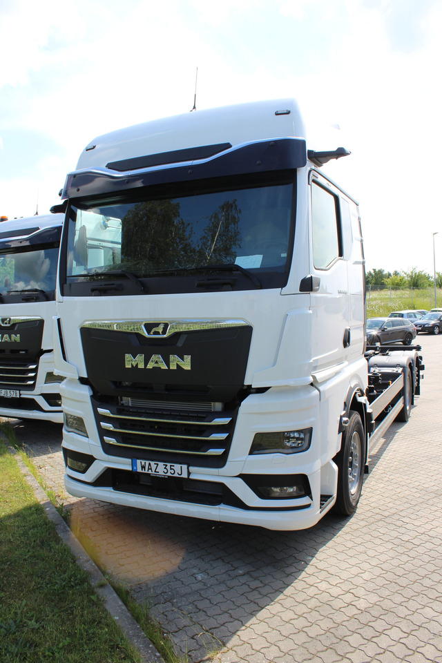 Växelflak MAN TGX 26.520 6X2-4 LL - Autocarro portacontainer/ Caisse interchangeable: foto 1 Växelflak MAN TGX 26.520 6X2-4 LL - Autocarro portacontainer/ Caisse interchangeable: foto 1